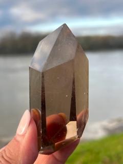 Záhneda diamantový kryštál 1 (127g, 8 x 3,7 cm)