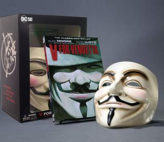 V for Vendetta Deluxe Collector Set Book and Mask (New Edition)