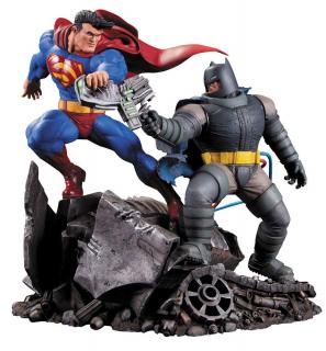 Batman The Dark Knight Returns Statue Superman vs. Batman 28 cm