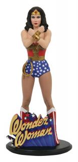 DC Comic Gallery PVC socha Linda Carter Wonder Woman 23 cm