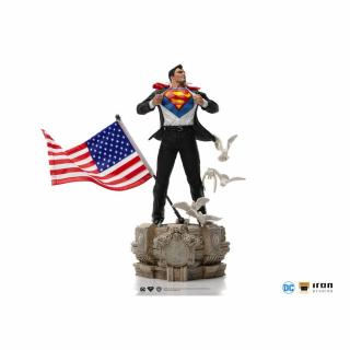 DC Comics Deluxe Art Scale socha 1/10 Clark Kent 29 cm