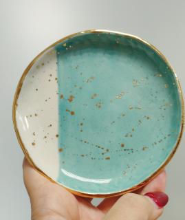 LVICE V PORCELÁNU porcelánový tanierik Prskaný zelenomodrý so smotanou, malý