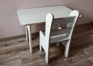 Detský Montessori set stolík + stolička (100% ECO FRIENDLY, vyrobené z prírodných materiálov)