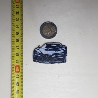 Auto Bugatti - Drevená magnetka - CoolArts Výška magnetky: 5 cm