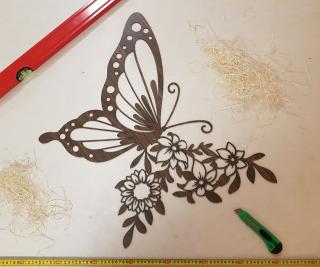 Motýl - Orech 66 cm x 48 cm - Drevená dekorácia na stenu