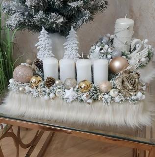 Adventný veniec s krémovou kožušinkou BEZ SVIEČOK