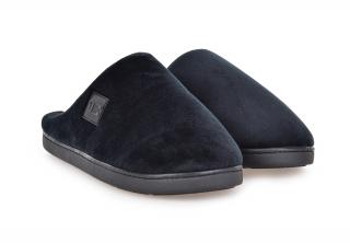 Hrejivé domáce papuče FC BLACK BADGE (Pre pohodlie a komfort vašich nôh aj v zime.)