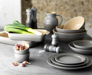 Le Creuset - servírovací tanier oválny 46 cm sivý