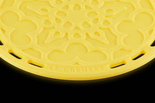 Le Creuset  -  Silikónová podložka pod hrniec vzorkovaná žltá