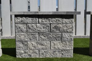 Tvárnica CASSER DUO 3B stĺpový prvok 3-strany štiepané 40x20x15 cm granito
