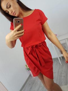Asymetrické šaty s viazaním v pase - červená
