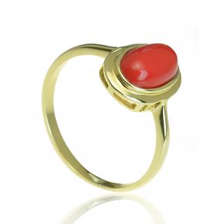 Zlatý prsteň s červeným koralom