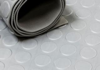 Gumová podlahovina s peniažkovým dezénom šírka 1,2 m hrúbka 3 mm sivá (Protišmyková guma na podlahu s nopkovým povrchom)