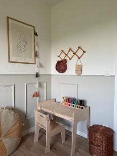 Detský Montessori set stolík + stolička natural S (100% ECO FRIENDLY, vyrobené z prírodných materiálov)