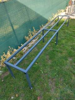 Stojan na úle  240 cm na 4 rodiny   (Stojan na včelie úle )