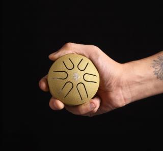 Hütermann Tongue drum - 3' (9,5cm), 6 tónů - Zlatá s příslušenstvím