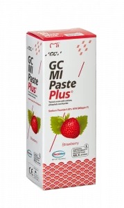 GC MI Paste Plus Strawberry remineralizačný ochranný krém pre citlivé zuby s fluoridom pre profesionálne použitie 35 ml GC MI Paste Plus Strawberry…