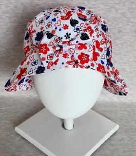 Bavlnený klobúčik biely s červenými a modrými kvietkami, veľ. 2,5-5 rokov