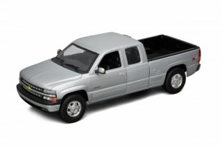 Welly - Chevrolet Silverado (1999) model 1:34 stříbrné