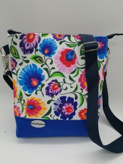 Crossbody kabelka kvetovaná bielo modrá
