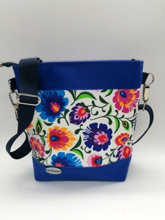 Crossbody kabelka kvety v modrej