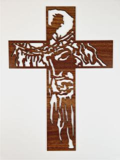 Drevený kríž Ježiš s tŕňovou korunou IV. (Kríž v odtieni orech)