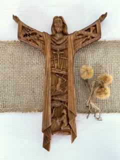 Drevený kríž Život Ježiša Krista (Drevený motív v odtien orech)
