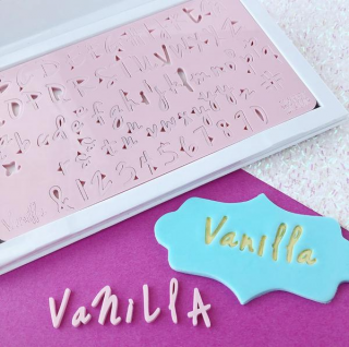 Vytlačovací abeceda Vanilla (Vytlačovací abeceda Vanilla)