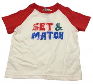 Detské tričko s krátkym rukávom, LITTLE CIGOGNE, biele s nápisom a červenými rukávmi Veľkosť DETSKÉ: 104