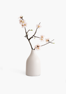 Bílá keramická váza