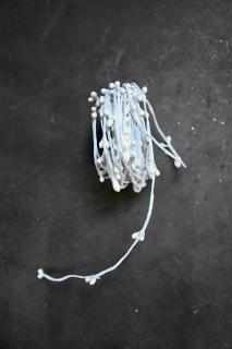 Ozdobný drátěný řetěz , papírový obal , bílý