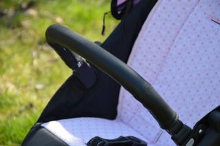 Kožený poťah na madlo kočíka - dieťa Barva: černá, Model kočárku: B-Motion 3 plus, Značka kočárku: Britax