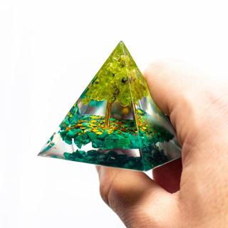 Čakrová pyramída MALACHIT 5 cm - SILA