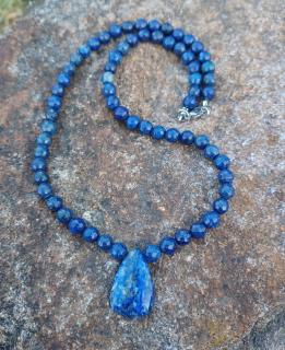 Lapis lazuli náhrdelník (fazetované guličky 6 mm, kvapka 25 x 16 x 6 mm)