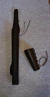 Tulec rúrový - šnurovaný + chránič predlaktia (Kožený rúrový tulec + chránič predlaktia s koženým šnurovaním)