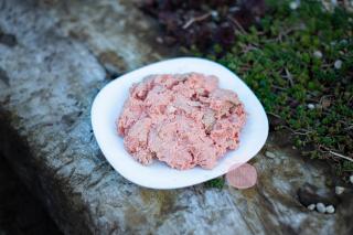 Morčacie mäso s kosťou sekané na jemno (MA)