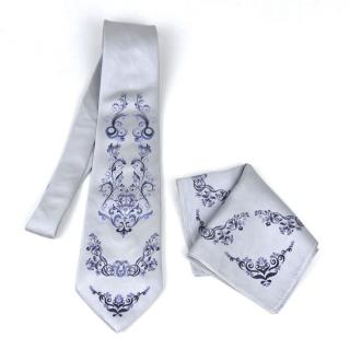 Hodvábna kravata + vreckovka - Dark Ornament Silver 100% hodváb