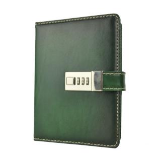 Kožený zápisník MIDDLE s číselným zámkom v zelenej farbe, ručne tieňovaný