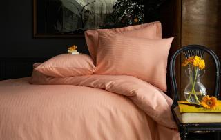 Damaškové posteľné obliečky Rhythm púdrová issimo Home Materiál: JACQUARD 100% BAVLNA, Rozmer: 1x70x90/1x140x200cm, Farba: Púdrová (pudra)