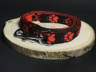 Palkar vodítko z popruhu pre psov 150 cm x 20 mm čierno-červená s labkami (Palkar vodítko z popruhu pre psov 150 cm x 20 mm čierno-červená s labkami)