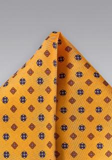 Hodvábna vreckovka do saka  oranžovo žltej farby so vzorom