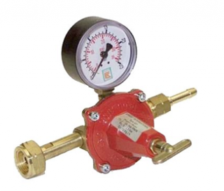 Regulátor tlaku plynu s manometrom do plynovej vyhne