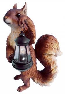 Veverička s lampášikom, polyresin, 29x19x41 cm