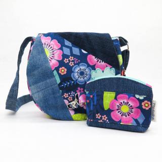 Dizajnová kabelka pre dievčatá RECYkvietok (Kabelka pre dievčatá s motívom Kvietok)