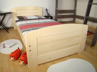 drevená posteľ masív smrek PAVLA (drevené jednolôžko z masívu PAVLA od ROALHOLZ)