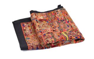 Sanu Babu Červená patchworková tapiséria z Rajastanu, ručné práce, 132x184cm