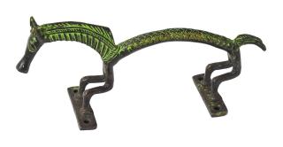 Sanu Babu Dverné tiahlo, kôň, "Tribal Art" mosadz, zelená patina, 22cm