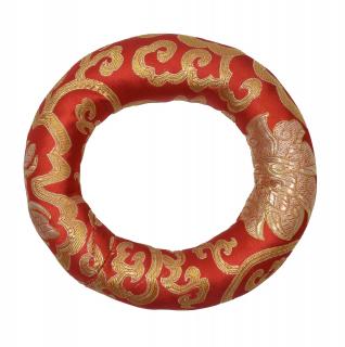 Sanu Babu Podložka pod tibetskú misu z červeného brokátu, priem. 10cm (8Q)