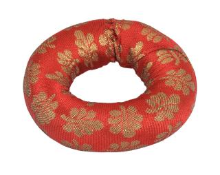 Sanu Babu Podložka pod tibetskú misu z červeno-zlatého brokátu, priem.11cm