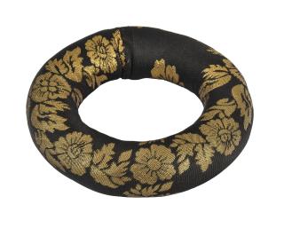 Sanu Babu Podložka pod tibetskú misu z čierno-zlatého brokátu, priem.15cm